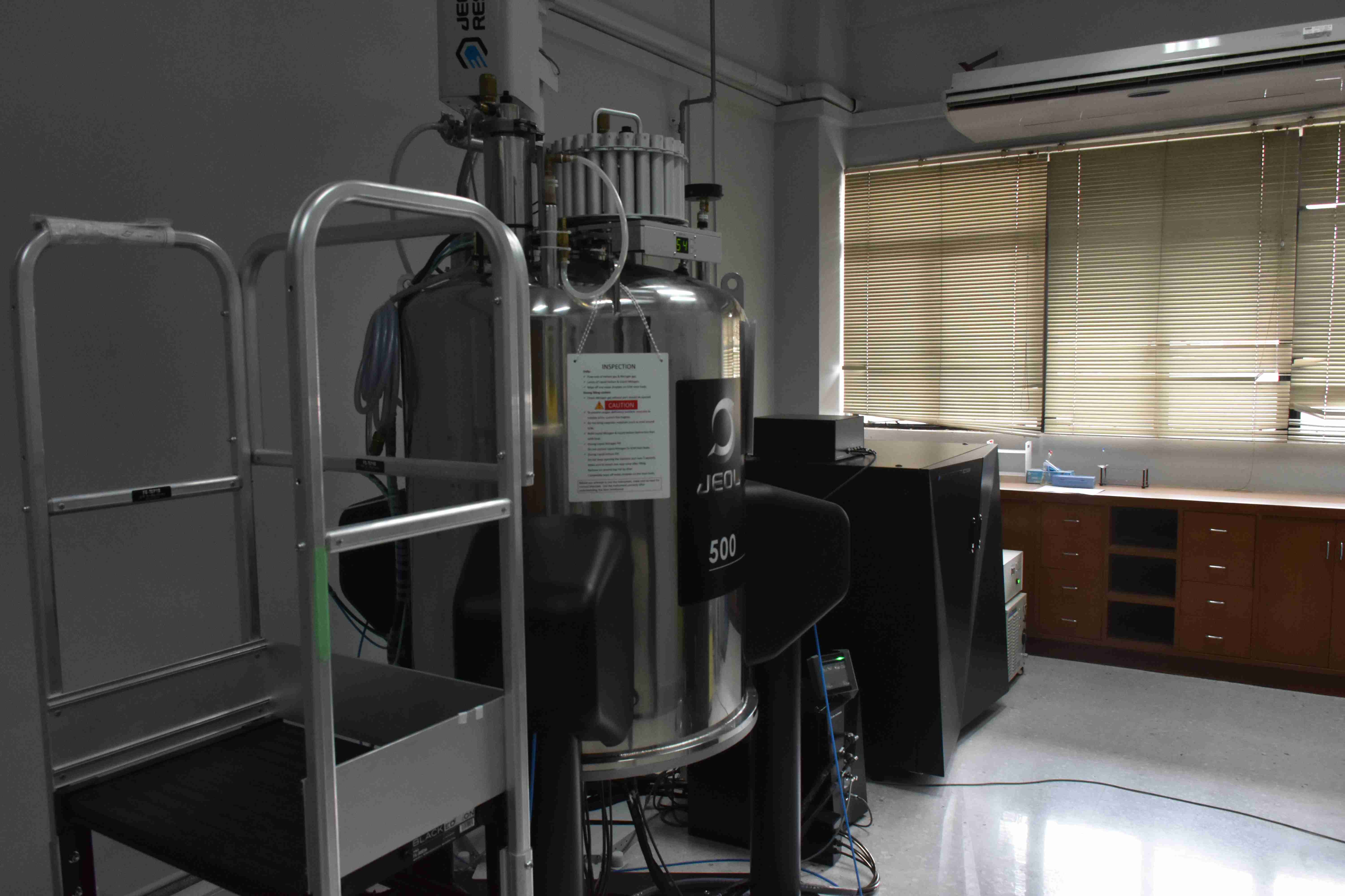 [NL] Solution State-Nuclear Magnetic Resonance Spectrometer (SOL-NMR)